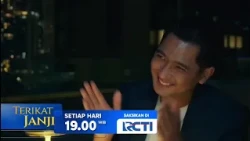 Sena dengan element of surprisenya selalu bisa memikat hatinya Davina TERIKAT JANJI 19.00 WIB